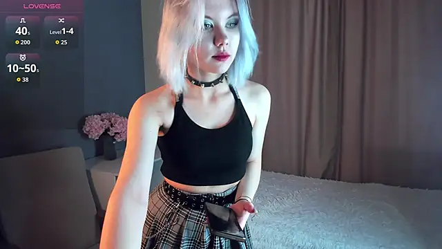 GoldenLenarz online show from March 30, 2026, 11:01 am