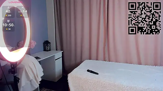 GoldenLenarz online show from April 13, 2026, 11:03 am