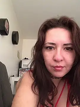 Yuliastar online show from March 6, 2026, 1:39 pm