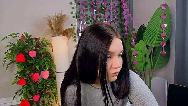 RoxannRunk online show from February 17, 2026, 6:11 am