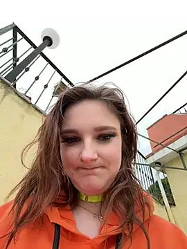 ViviLuu online show from April 7, 2026, 3:36 pm