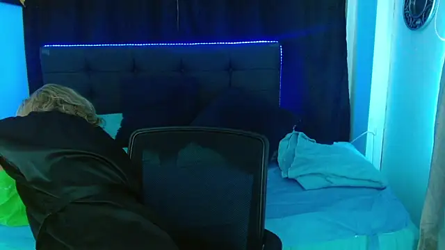 andreea xx online show from February 10, 2026, 1:54 pm