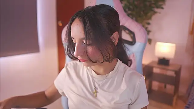  emily jonexs online show from February 5, 2026, 3:30 pm