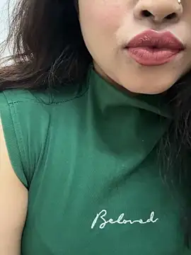 riya sharma11 online show from February 14, 2026, 12:16 pm