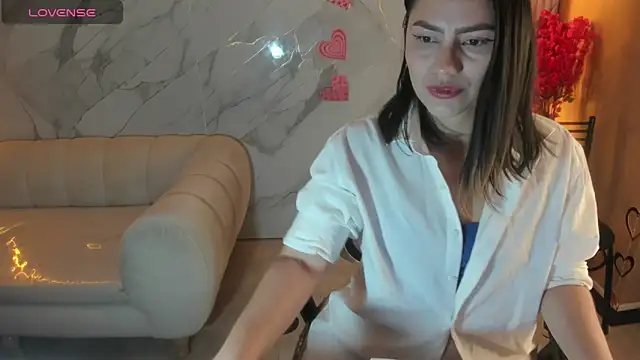 Snapshot of rox_luxury_tf chatting on February 24, 2026, 8:42 pm rox luxury tf online show from February 24, 2026, 8:42 pm