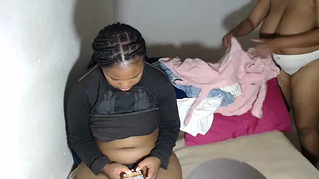 AlyssaBrown online show from April 13, 2026, 8:46 pm