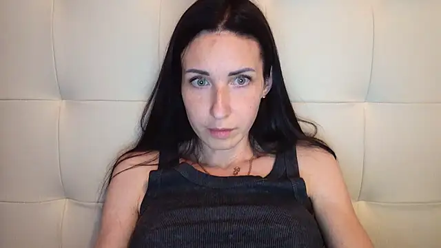 Poorlamb911 online show from June 25, 2026, 4:56 pm
