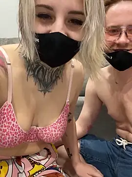 AllisonXAlfred online show from February 9, 2026, 7:12 pm