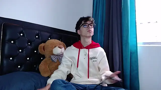 gabriel x18 online show from March 15, 2026, 9:00 pm