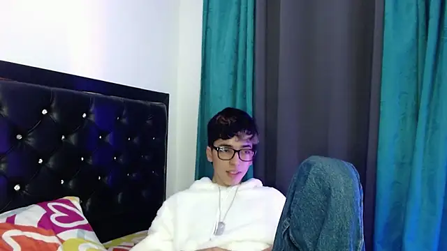 Snapshot of gabriel_x18 chatting on February 18, 2026, 5:05 am gabriel x18 online show from February 18, 2026, 5:05 am