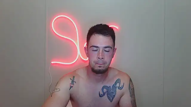 midnightsinz online show from March 17, 2026, 2:47 am