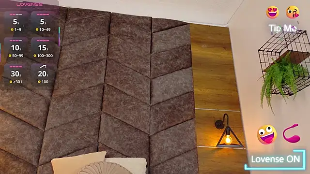 FernandaBrown   online show from March 19, 2026, 7:03 pm