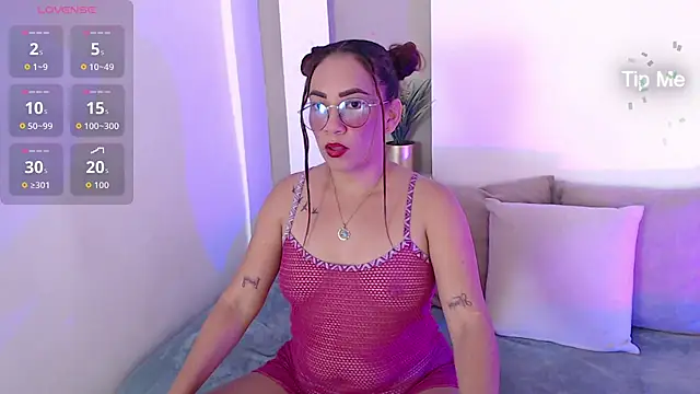 Snapshot of Ladysweety01_ chatting on February 25, 2026, 8:52 pm Ladysweety01 online show from February 25, 2026, 8:52 pm