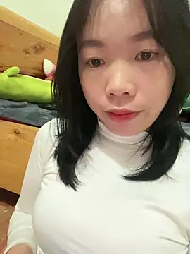 DoliceGirl2k online show from February 5, 2026, 3:35 am