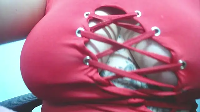 Snapshot of SweettSin chatting on February 12, 2026, 11:48 pm SweettSin online show from February 12, 2026, 11:48 pm