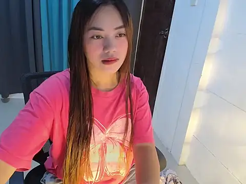 babydenxx69 online show from April 15, 2026, 9:59 am