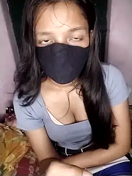 Naina-hott online show from April 3, 2026, 6:58 pm