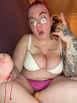 Diablita13 online show from March 5, 2026, 10:01 am