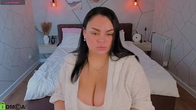 adele crown online show from February 10, 2026, 1:48 am