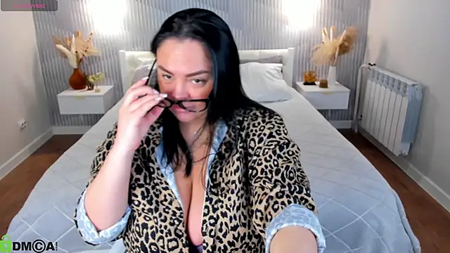 adele crown online show from February 19, 2026, 1:24 am