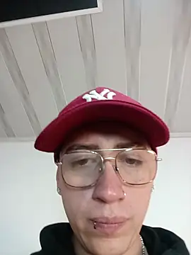 Emmanuel Lust online show from February 21, 2026, 12:07 pm