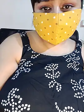 Lovely-Lina7 online show from May 27, 2026, 6:26 pm