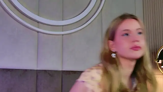 Snapshot of Beckie_White chatting on February 24, 2026, 8:42 pm Beckie White online show from February 24, 2026, 8:42 pm