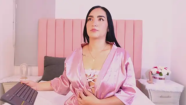 MaraGrief  online show from April 6, 2026, 11:33 am