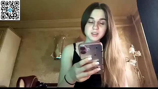 LovelySilk 63 online show from May 17, 2026, 7:19 am
