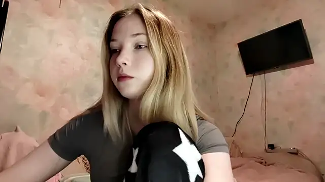 TiaBIanks online show from April 1, 2026, 1:41 am