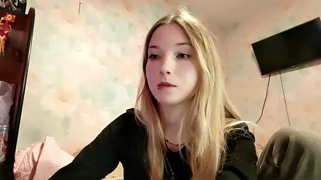 TiaBIanks online show from April 8, 2026, 9:44 am