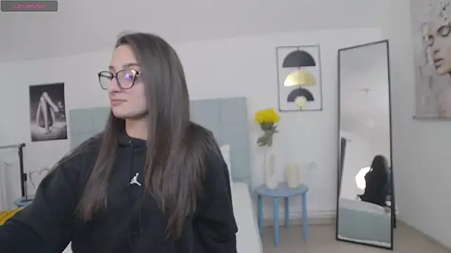 AmalliaJade online show from February 16, 2026, 7:34 pm