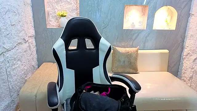 Catalina Tx  online show from February 21, 2026, 1:02 pm