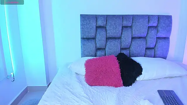 Madison Rosee online show from March 12, 2026, 11:36 am