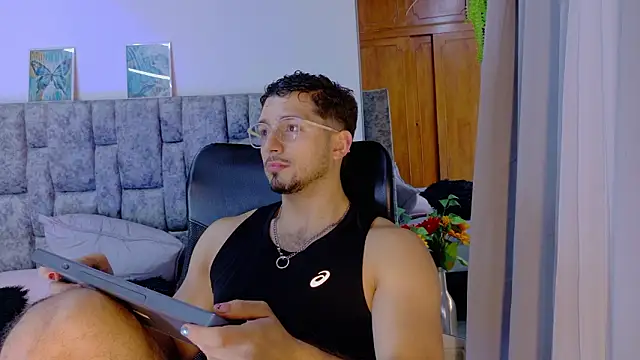 Snapshot of NICK_MOSS_ chatting on February 19, 2026, 2:25 pm NICK MOSS online show from February 19, 2026, 2:25 pm