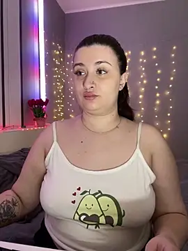 Snapshot of lipsi_vikki chatting on February 14, 2026, 7:36 pm lipsi vikki online show from February 14, 2026, 7:36 pm