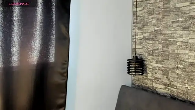 ASHLEY COLLINS1 online show from March 19, 2026, 1:33 pm