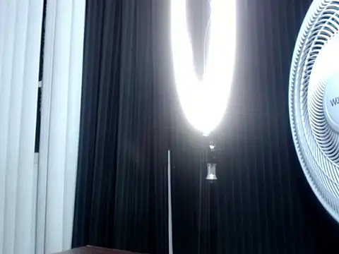 Snapshot of dirtysecrets1 chatting on February 16, 2026, 2:54 am dirtysecrets1 online show from February 16, 2026, 2:54 am