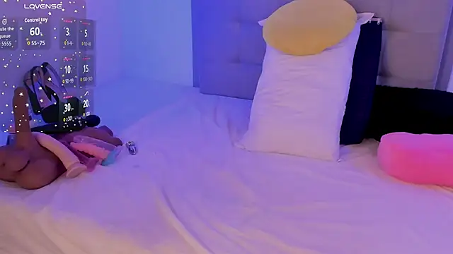 Snapshot of Ally_muun chatting on February 19, 2026, 4:59 pm Ally muun online show from February 19, 2026, 4:59 pm