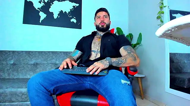 Alessrose online show from March 3, 2026, 7:43 pm