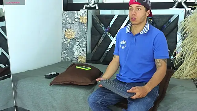 adrian camii online show from April 18, 2026, 4:59 am