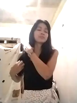 sweet maxine44 online show from April 17, 2026, 10:56 pm