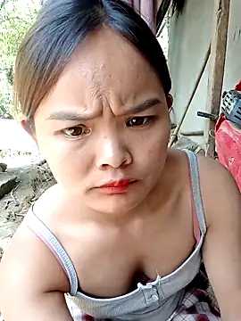 Luminana online show from April 9, 2026, 4:58 am