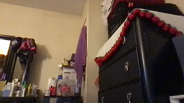 Goldie Glows63 online show from March 19, 2026, 8:14 am