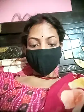 BIG QWEEN NO1 online show from April 21, 2026, 10:11 am