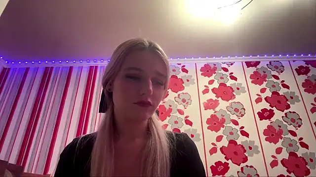 Snapshot of MiaBerlateen chatting on February 15, 2026, 6:18 pm MiaBerlateen online show from February 15, 2026, 6:18 pm