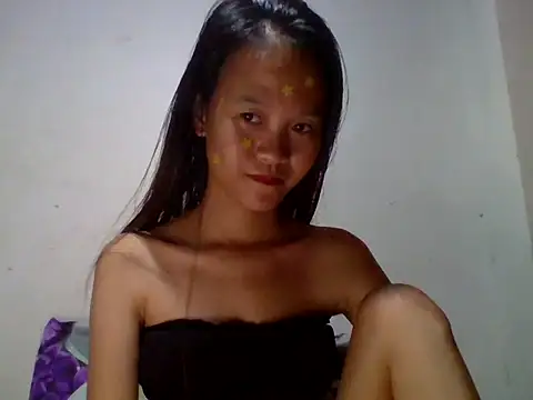 Yourlilpinayy online show from April 9, 2026, 11:00 pm