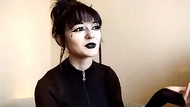 Snapshot of SmilingPatent chatting on February 10, 2026, 1:10 pm SmilingPatent online show from February 10, 2026, 1:10 pm