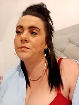 louisa36 online show from February 15, 2026, 10:41 pm