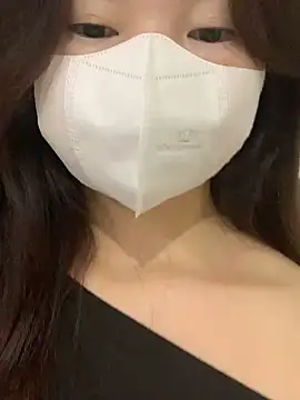 Snapshot of Rin-yiyi chatting on February 21, 2026, 4:42 pm Rin-yiyi online show from February 21, 2026, 4:42 pm